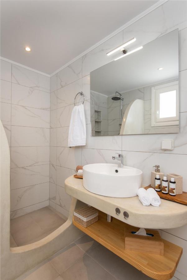 Miles Away Luxury Apartments Platis Gialos  Ngoại thất bức ảnh