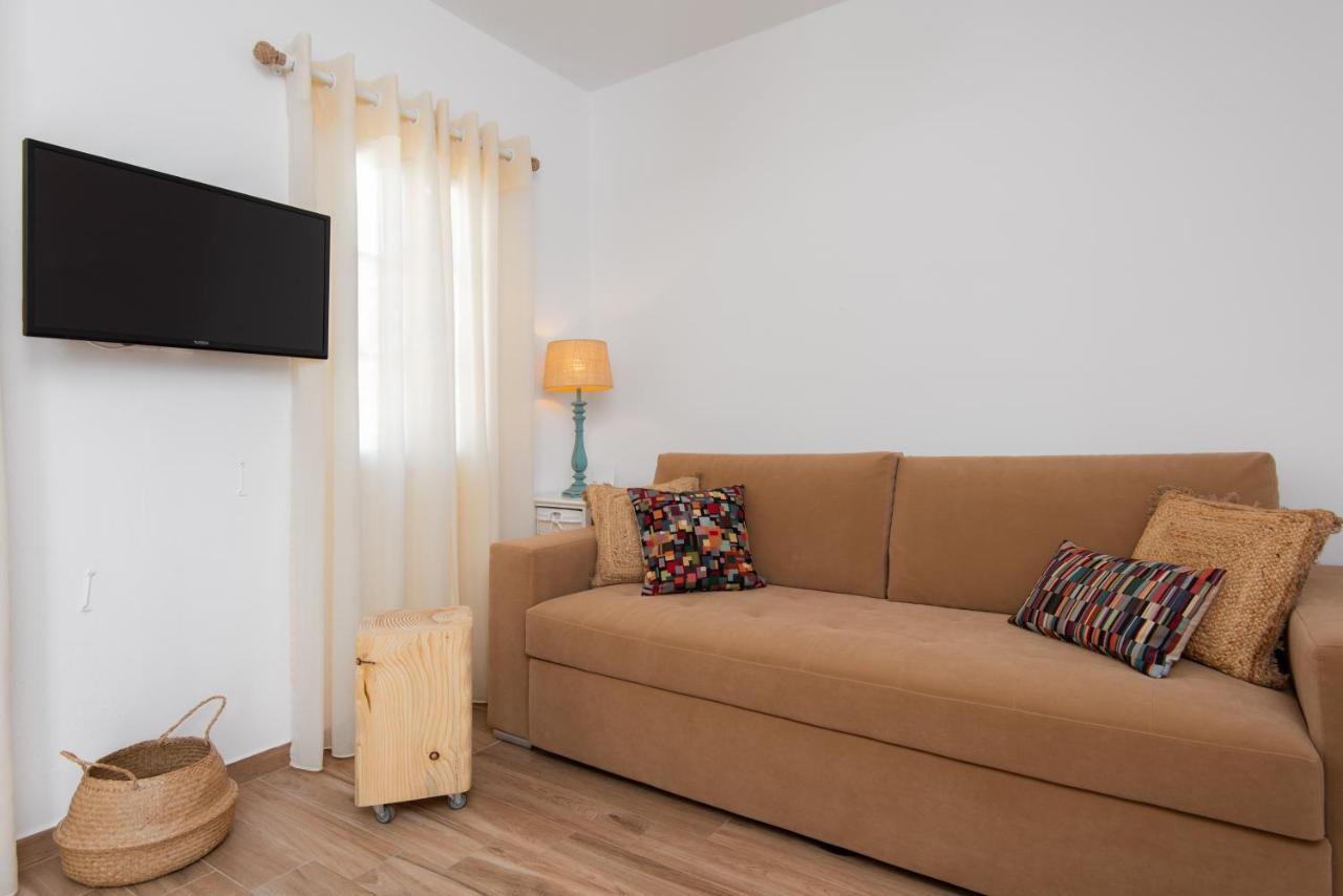 Miles Away Luxury Apartments Platis Gialos  Ngoại thất bức ảnh