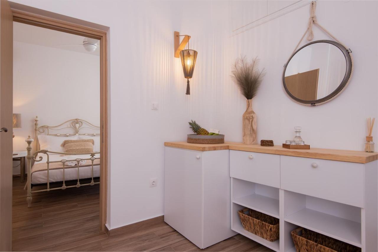 Miles Away Luxury Apartments Platis Gialos  Ngoại thất bức ảnh